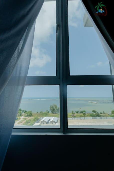 New Drawbridge Condo With Seaview And Pool Kuala Terengganu Exterior photo